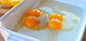 Почему яйца с двумя желтками
